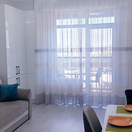Oasis Premium Class 1Bd Apartment With Living Room Chisinau Exterior photo