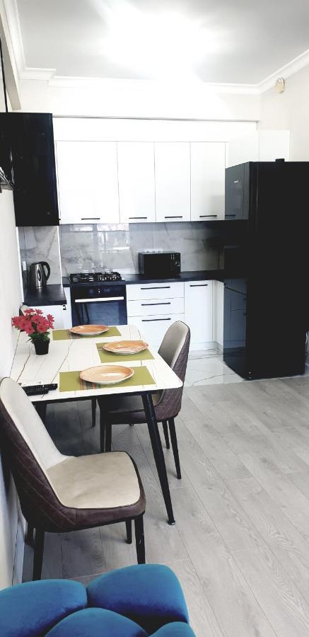 Oasis Premium Class 1Bd Apartment With Living Room Chisinau Exterior photo